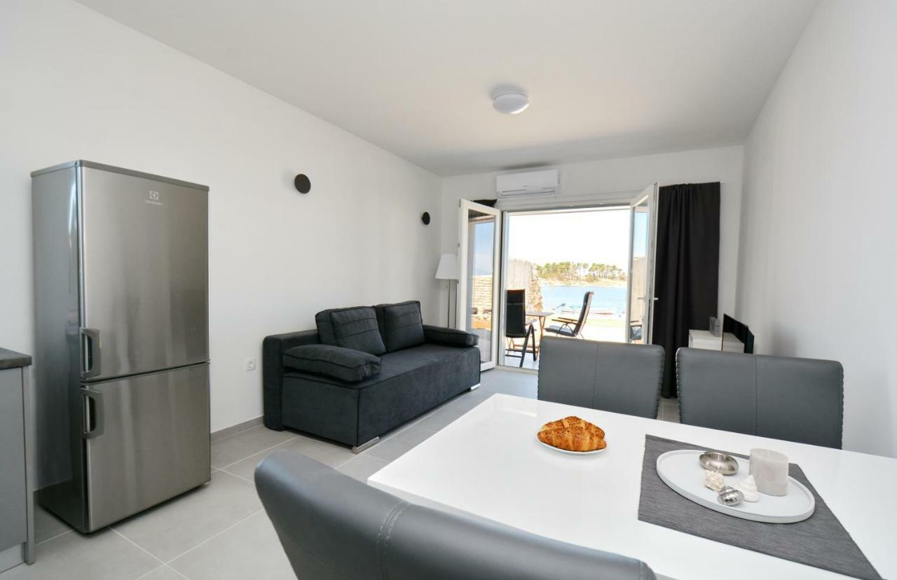 Apartments Piazza Нин Экстерьер фото